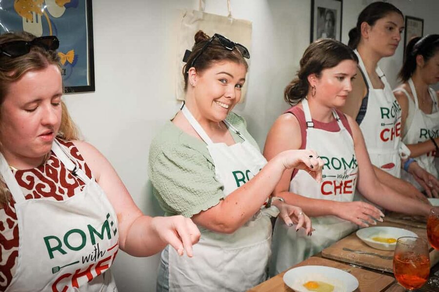 Rome Cooking Class: Make Pasta and 3 Spritz Cocktails - Choosing between carbonara and cacio e pepe
