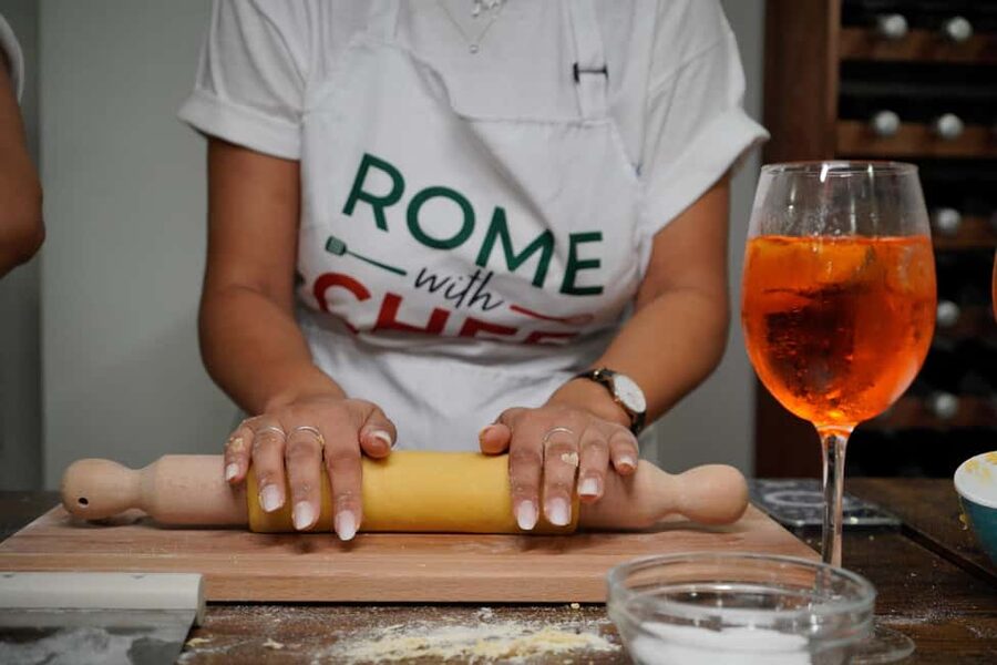 Rome Cooking Class: Make Pasta and 3 Spritz Cocktails - Why the small group size matters