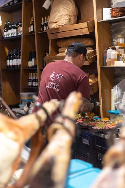 Rome: E-Bike Night Tour with Food and Wine Tasting - Tossing a coin at Trevi Fountain