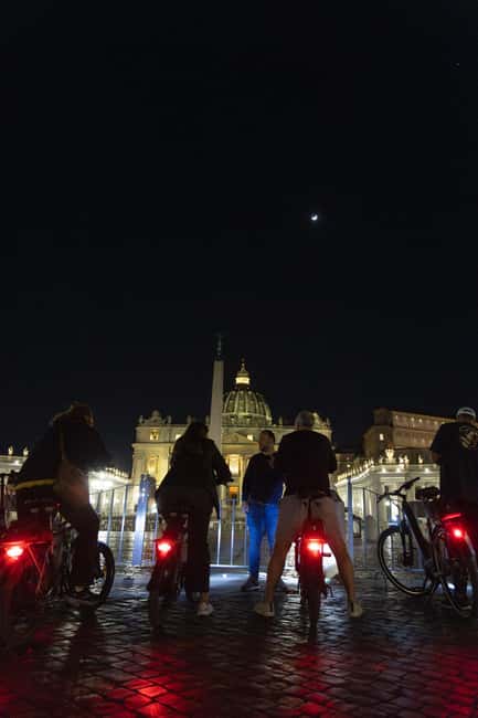Rome: E-Bike Night Tour with Food and Wine Tasting - Trajan’s Market and the Colosseum finale