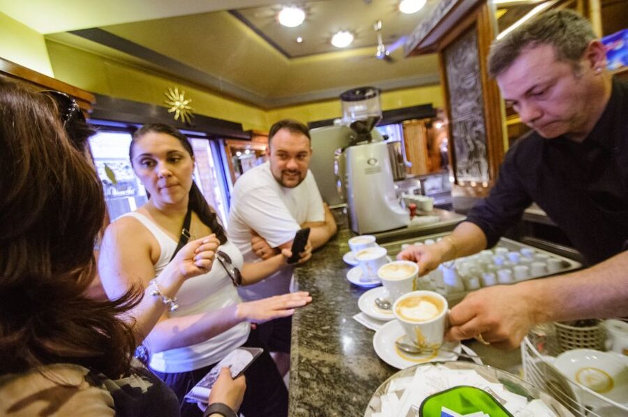 Rome: Espresso, Gelato and Tiramisù Tasting Tour - What the guide adds to the food
