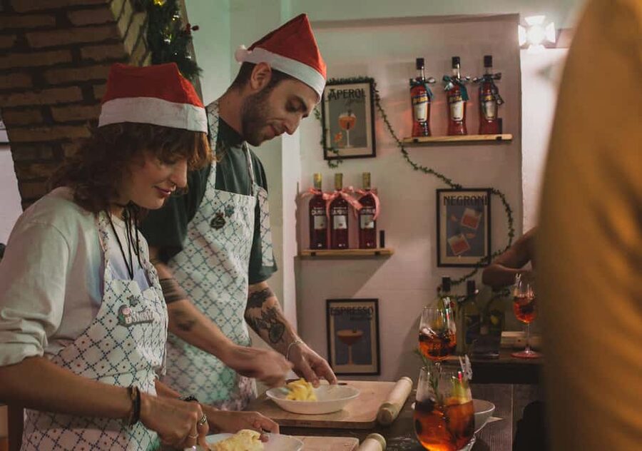 Rome: Pasta Cooking Class with Spritz Cocktails - Learning the Roman sauces: cacio e pepe and carbonara