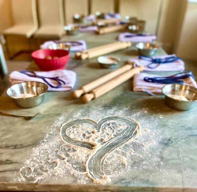 Rome: Pasta Making Class with Wine, Limoncello, and Dessert - Watching the sauces come together