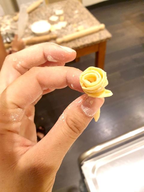 Rome: Pasta Making Class with Wine, Limoncello, and Dessert - What makes the instruction work