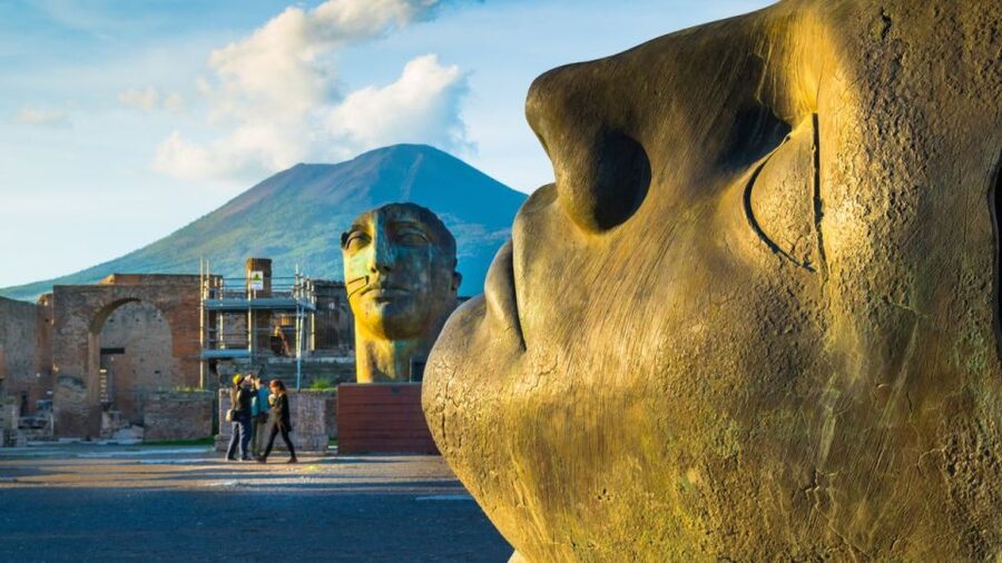 Rome: Pompeii Tour with Wine and Lunch by High Speed Train - Guides make or break the Pompeii story