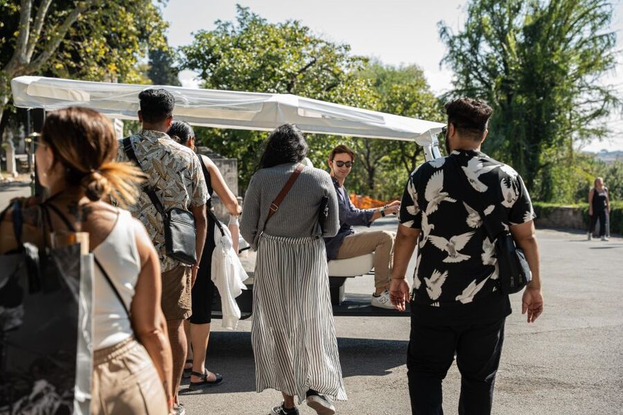 Rome: Private Tuk Tuk Tour with Hotel Pickup and Prosecco - The Colosseum without the entrance ticket
