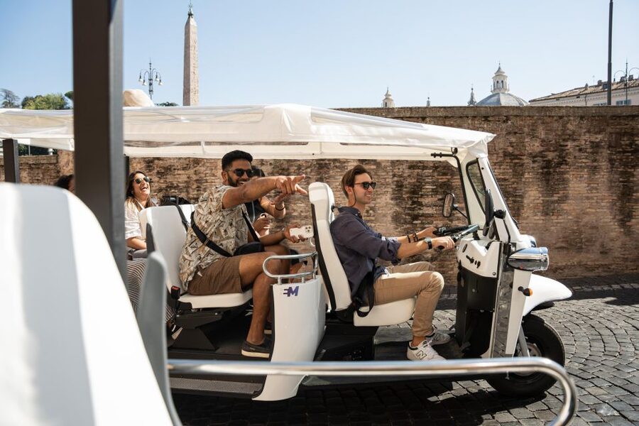 Rome: Private Tuk Tuk Tour with Hotel Pickup and Prosecco - Guides, flexibility, and the personal touch
