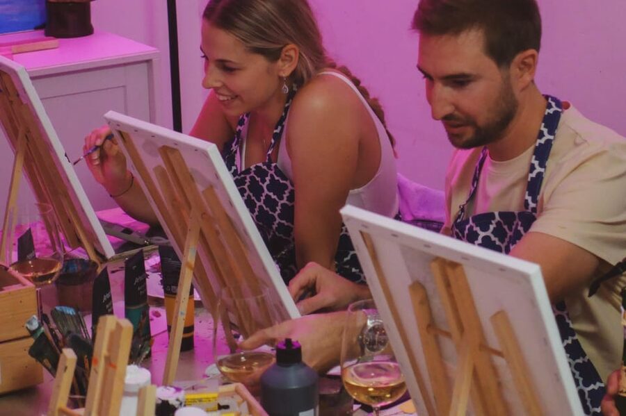 Rome: Tipsy Painting Class with Fine Wine and Arts - What makes the small group worthwhile