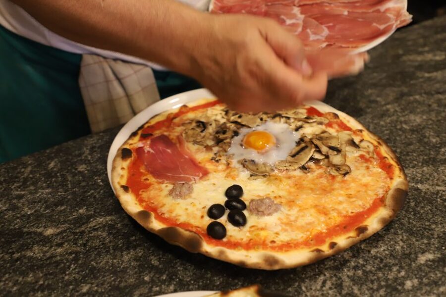 Rome: Trastevere Food and Wine Tasting Tour - Ivo a Trastevere and Roman pizza