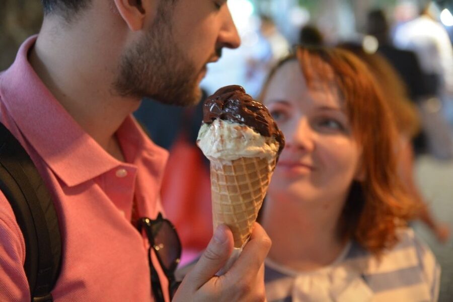 Rome: Trastevere Food and Wine Tasting Tour - A walk through Piazza di Santa Maria in Trastevere