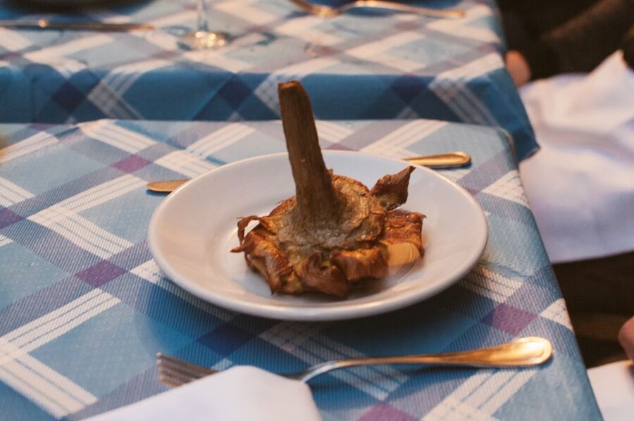 Rome: Twilight Trastevere Food Tour with Wine Tasting - Learning to spot proper gelato