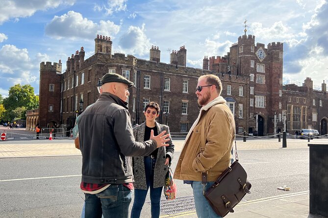 Royal Historic Pubs Walking Guided Tour in London - Starting at Piccadilly Circus at 2 pm