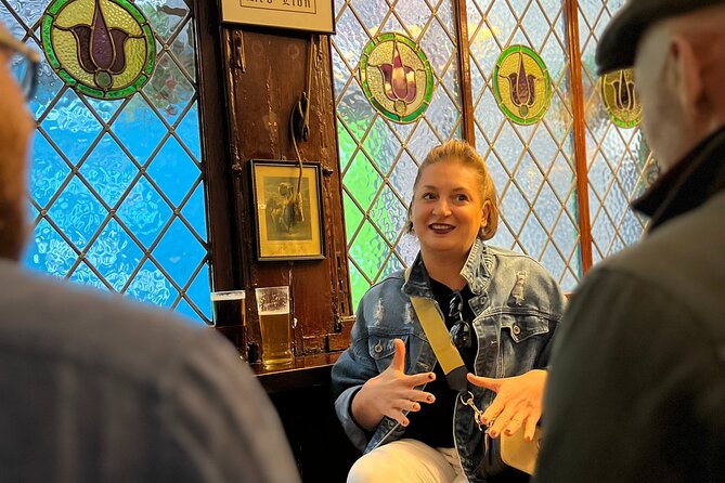 Royal Historic Pubs Walking Guided Tour in London - The guides shape the whole afternoon