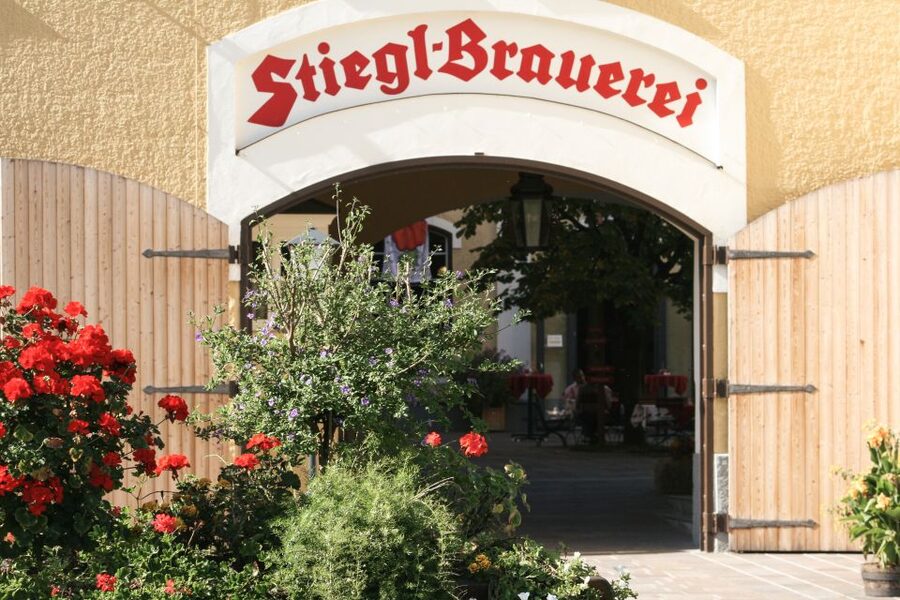 Salzburg: Stiegl Brewery Tour with Beer Tasting - Start at the shop, not the brewery gates