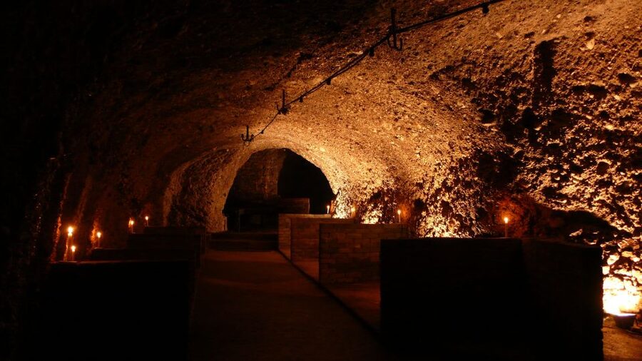 Salzkammergut: Sandstone Beer Cellar Tour - Carlo Battisti’s paintings and the short market visit