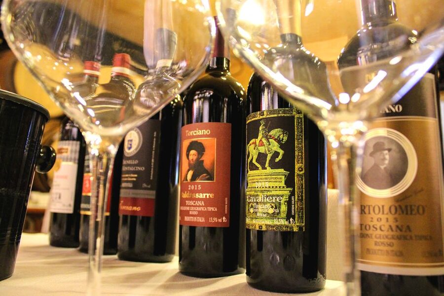 San Gimignano: Lunch or Dinner at a Winery with Wine Tasting - Who should book this experience?