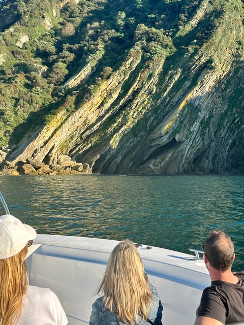 San Sebastian: 2 Bays Evening or Sunset Boat Tour with Cava - Who should book this San Sebastian boat tour?