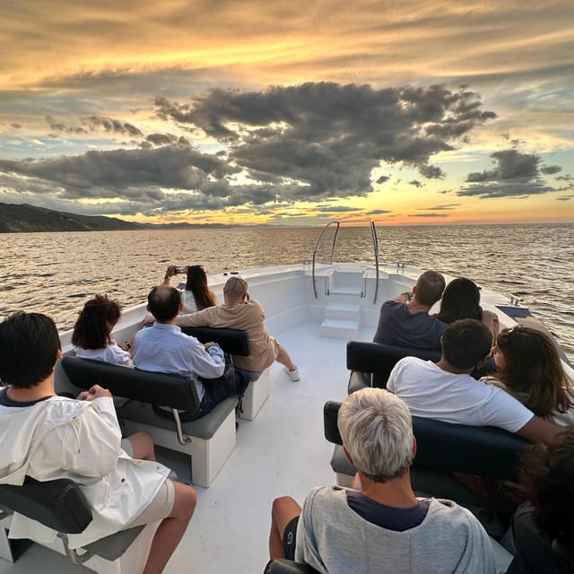 San Sebastian: 2 Bays Evening or Sunset Boat Tour with Cava - A fresh look at San Sebastian from Mollaberria Kalea