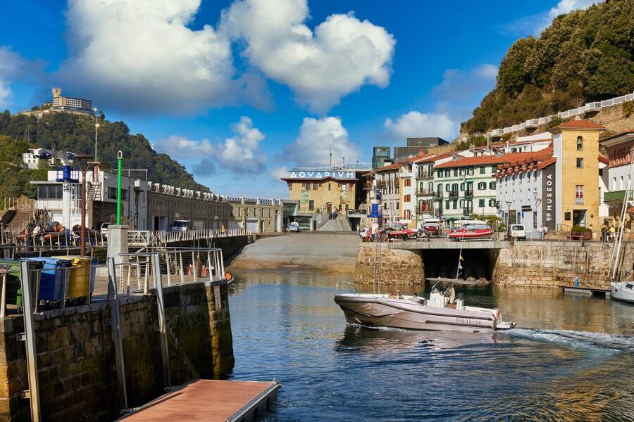 San Sebastian: 2 Bays Evening or Sunset Boat Tour with Cava - Is $77 a fair price?