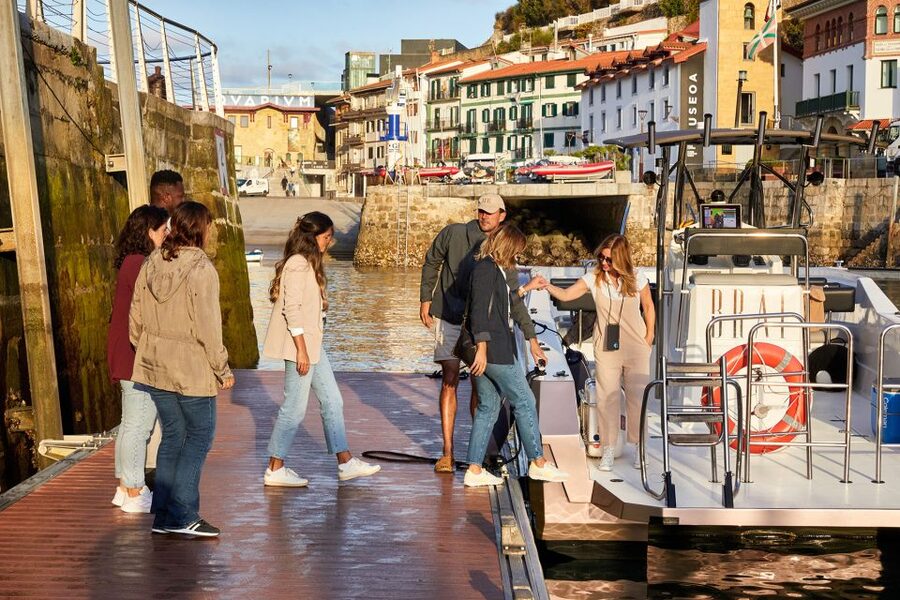 San Sebastian: 2 Bays Evening or Sunset Boat Tour with Cava - The weather question and sea comfort