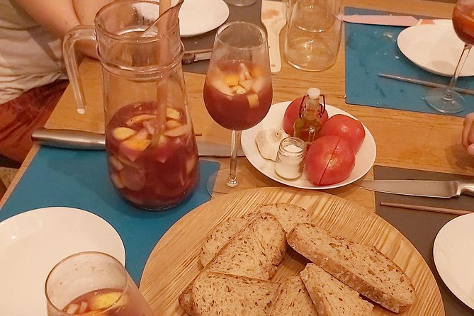 Sangria Cultural Workshop with Tapas - Who should book this experience?