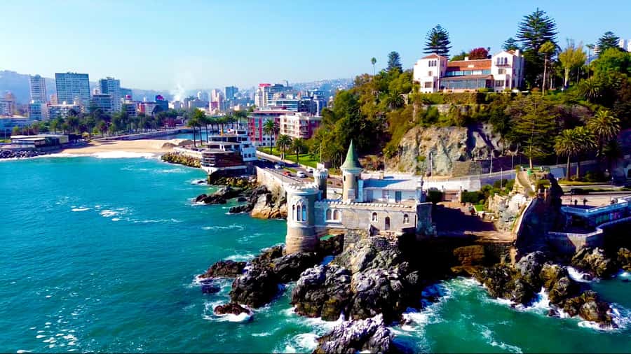 Santiago: Viña del Mar, Valparaiso, with Wine Tasting - Viña del Mar: polished streets and quick photo stops