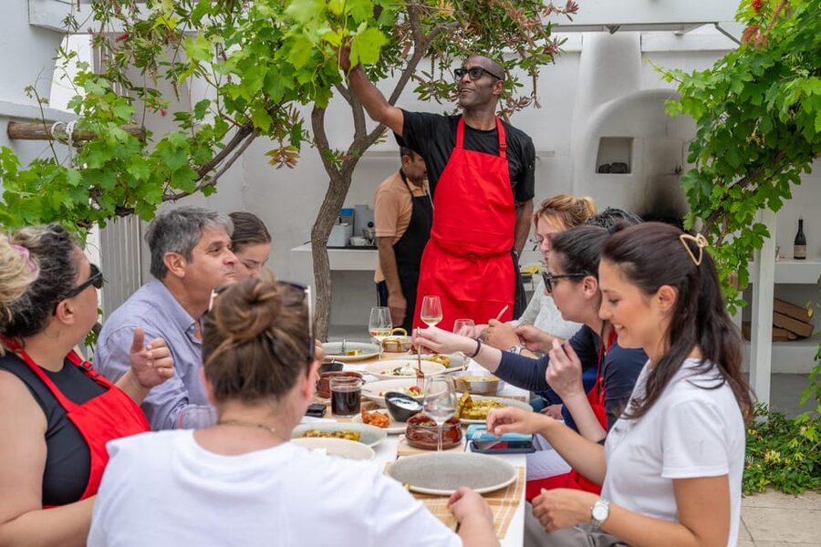 Santorini: Cooking Class with Lunch and Wine Tasting - Getting there without losing your patience
