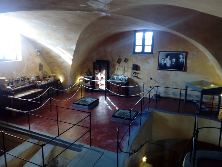 Santorini: Wine Tasting Tour & Sunset Viewing - Second winery: compare the styles