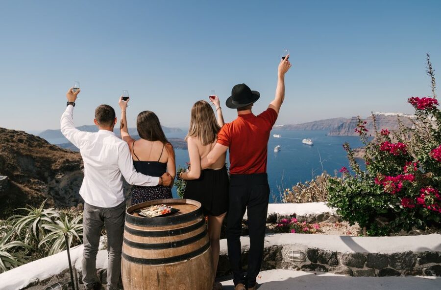Santorini: Wine Tasting Tour to 3 Wineries with Transfer - Practical advice before you go