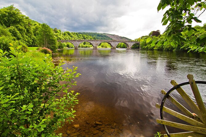Scotland's Glens, Highlands & Whisky Day Trip from Edinburgh - Transport, group size, and the long return to Edinburgh