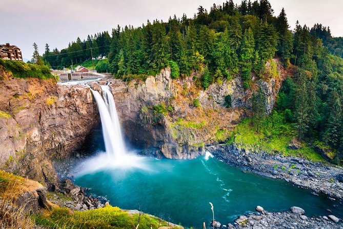 Seattle Wine & Snoqualmie Falls Highlights Tour - Lunch comes between the pours
