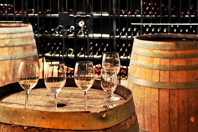 Seattle Wine & Snoqualmie Falls Highlights Tour - Through horse ranches and flower farms toward Snoqualmie