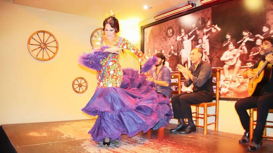 Seville: Flamenco Show & Cocktail Experience - Inside the 60-seat room