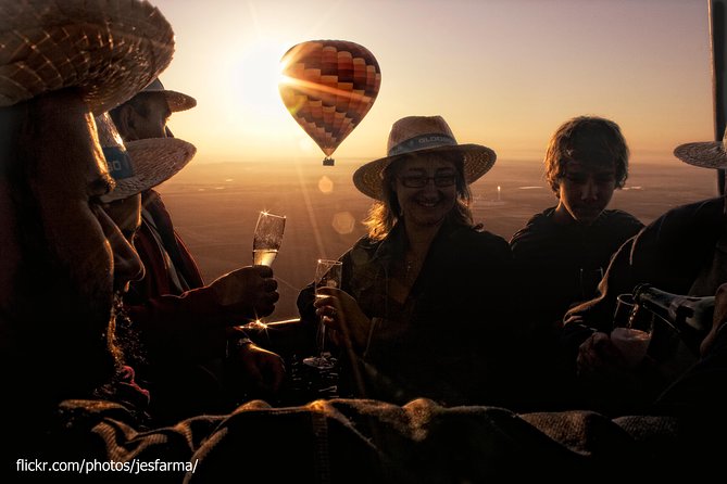 Seville Hot-Air Balloon Ride with Breakfast, Cava & Hotel Pick up - Watching Gloobo prepare the balloon