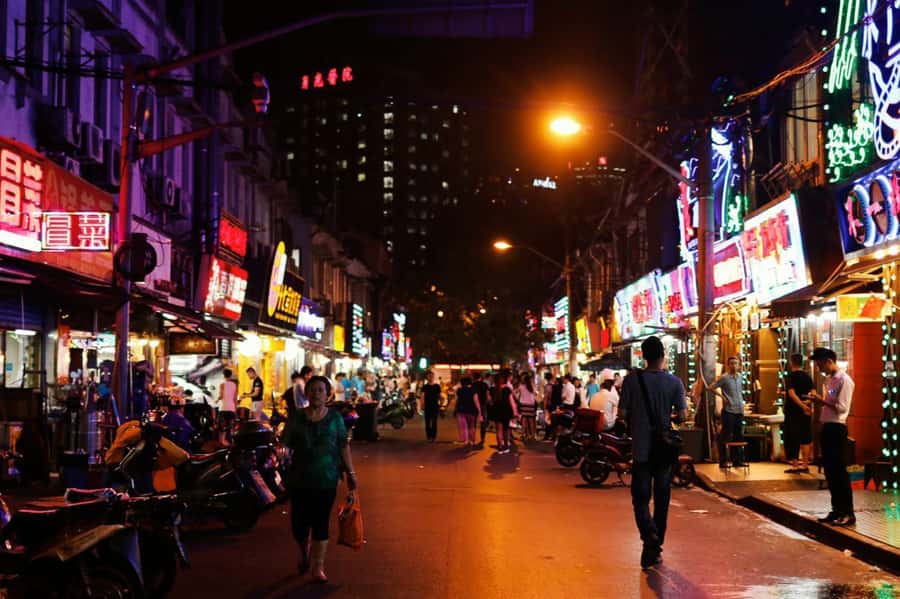 Shanghai: 3-Hour Local Food Tasting Tour - Quick takeaways