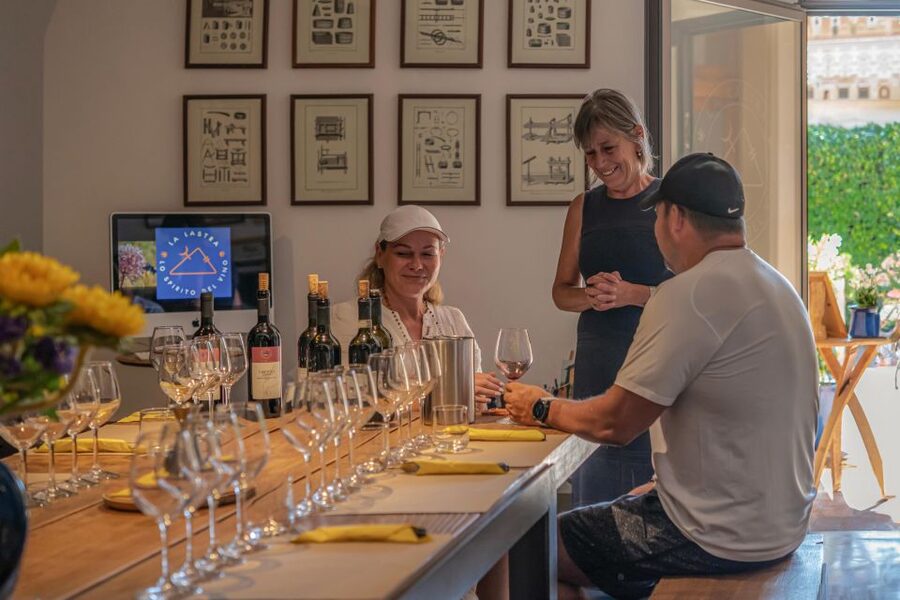 Siena: Organic Winery Tour and Wine Tasting - The taxi question from central Siena