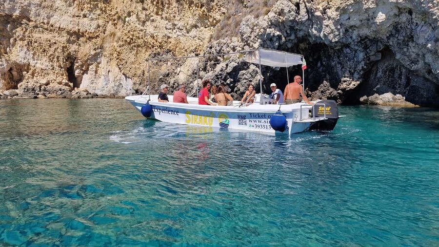 Siracusa: Ortigia & Sea Caves Boat Tour w/ Prosecco & Fruit - Key points to know before booking