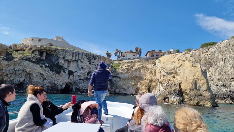 Siracusa: Ortigia & Sea Caves Boat Tour w/ Prosecco & Fruit - How to make the most of your 90 minutes