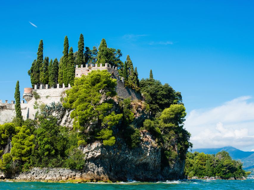 Sirmione: Scenic Afternoon Boat Cruise with Prosecco & Snack - Isola Borghese and Villa Borghese Cavazza