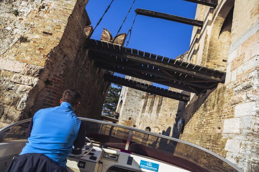 Sirmione: Scenic Afternoon Boat Cruise with Prosecco & Snack - The swim stop and lakeside snacks