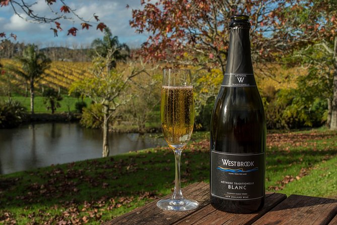Small-Group Kumeu Wine Country Tour with Wine Tastings & Lunch - Coopers Creek: variety over a single house style