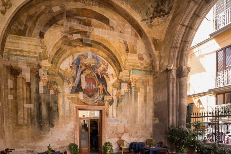 Sorrento: Guided Walking Tour & Limoncello Tasting - The cloister of San Francesco