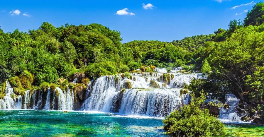 Split: Krka National Park Full-Day Tour with Wine Tasting - Skradin: a pause by the water