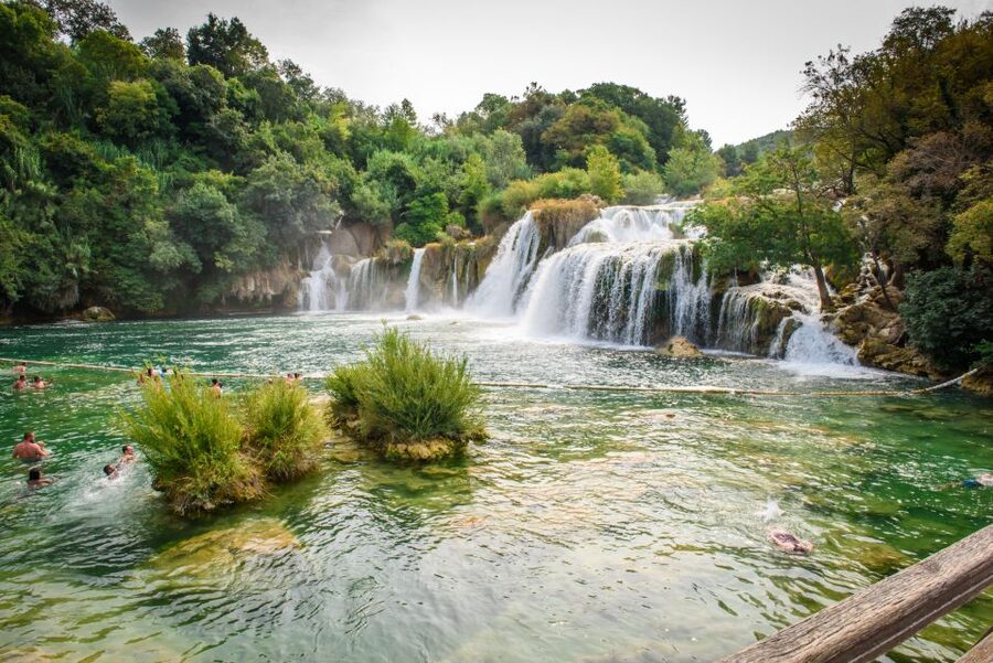 Split/Trogir: Krka National Park Day Trip with Wine Tasting - Skradin gives the day breathing room