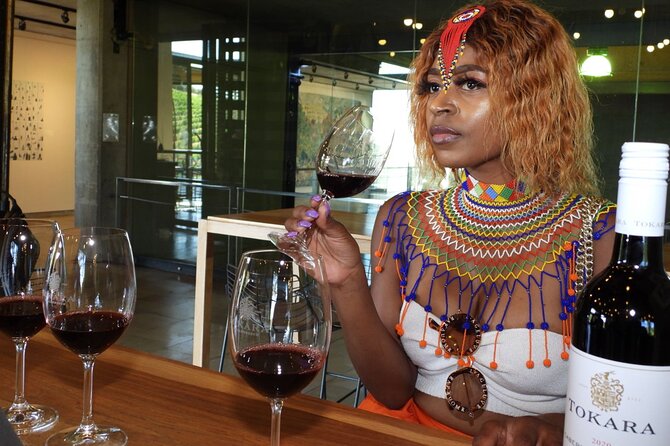 Stellenbosch & Franschhoek 20 Wine Tasting + Lunch Shared Tour - Fairview wine and cheese