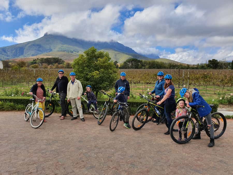 Stellenbosch: Historical Bike Tour & Wine Tasting - Seeing Stellenbosch from two wheels