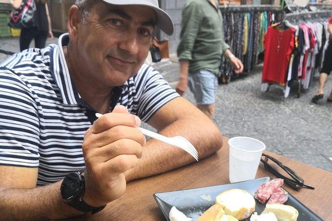 Street food in Naples with 6 Stops and Limoncello - Frittatina di pasta at Fiorenzano