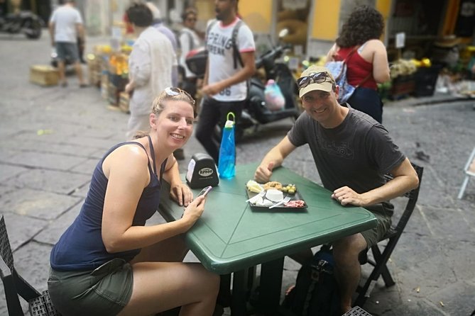 Street food in Naples with 6 Stops and Limoncello - Fried seafood at Pescheria Azzurra