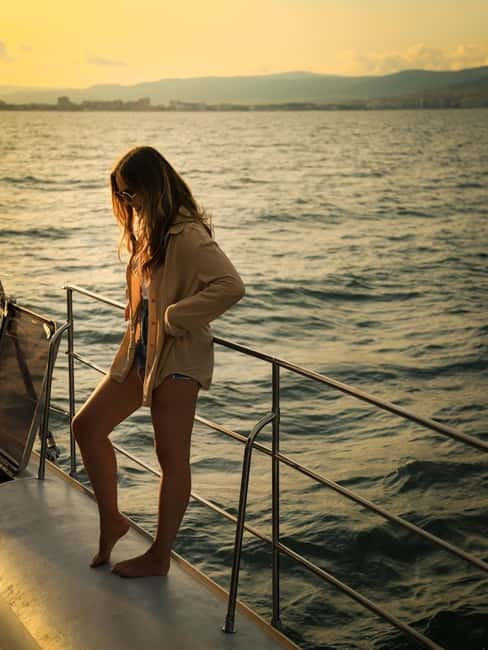 Sunny Beach: Sunset Catamaran Cruise with Dinner & Prosecco - Seeing Nessebar after dark