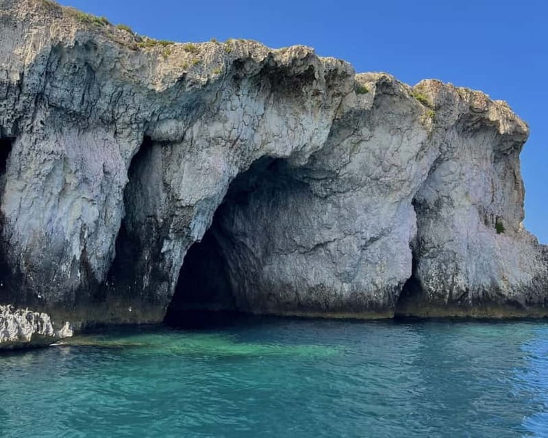 Syracuse: Ortigia Island & Sea Cave Boat Tour with Prosecco - The swim stop at Fonte Aretusa